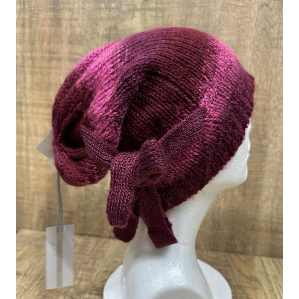 O`Neil slouch winter hat  purple and pink knit one size